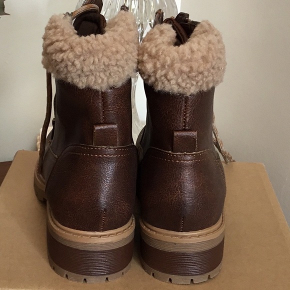 STEVE Madden girls boots. New in box Size 5 - Picture 10 of 16